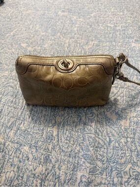 Vintage Coach Y2K Silver Turnlock Leather Wristlet
